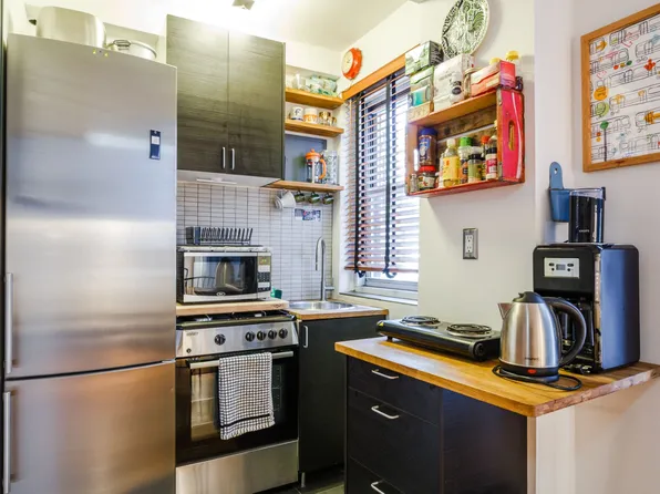 325 West 45th Street image 1 of 8