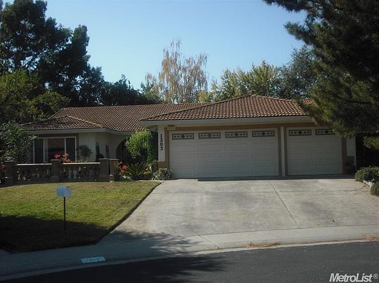 1st image of 1203 Squire Ct