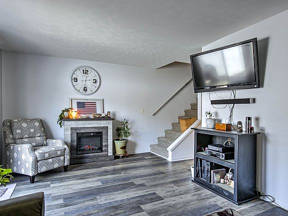 4th image of 1120 Delmar Dr #5D