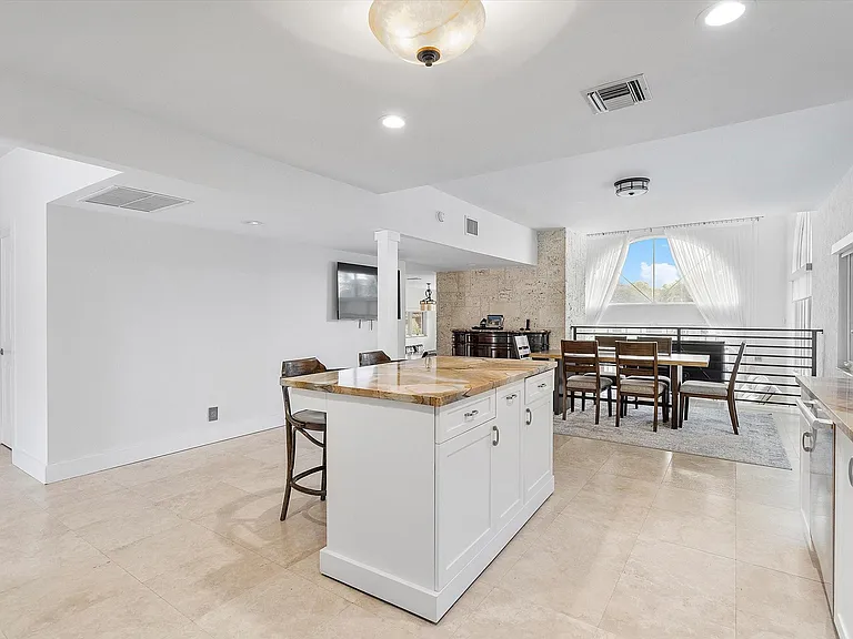 1421 Ponce De Leon Dr — Photo 9
