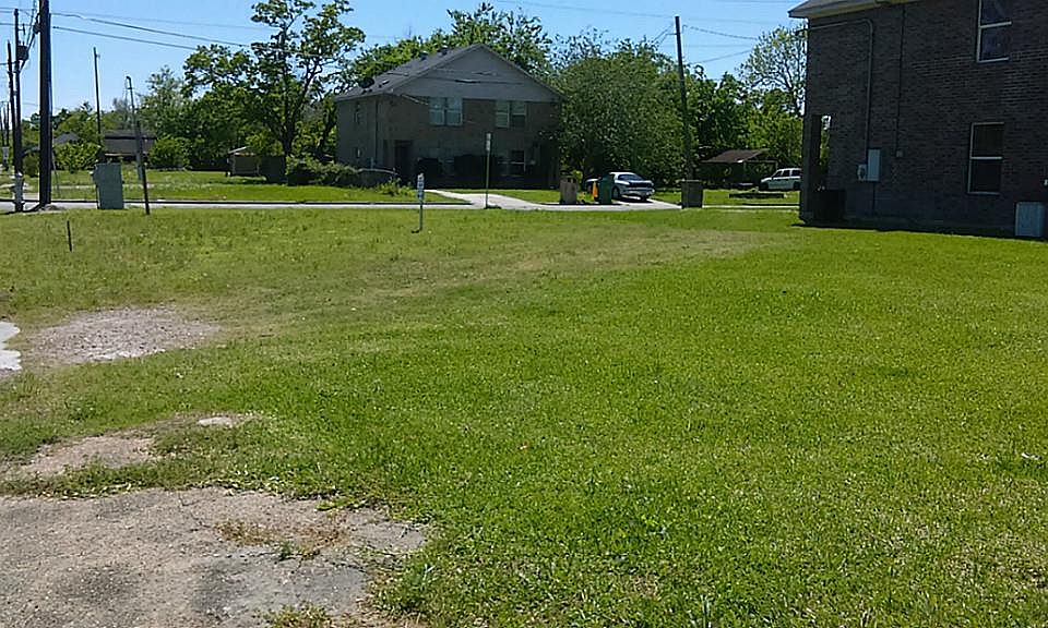 2nd image of 715 Martin Luther King St