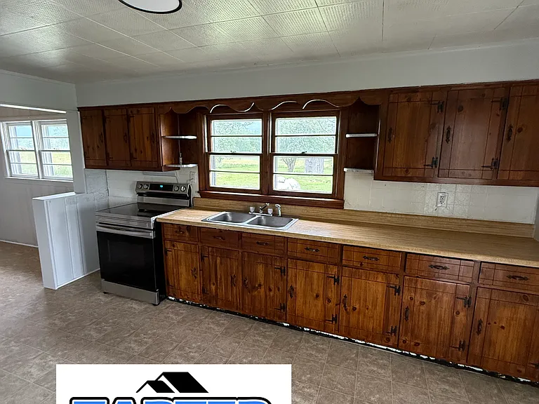 1558 Jody Thomas Rd — Photo 2