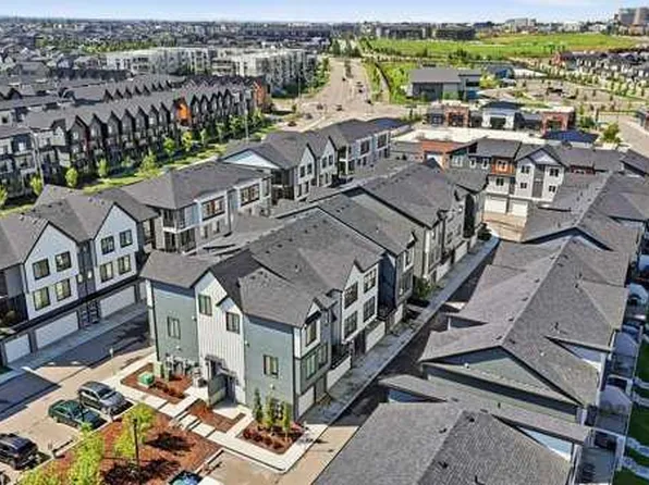 380 Seton Vlg SE #283, Calgary, AB T3M 3T8