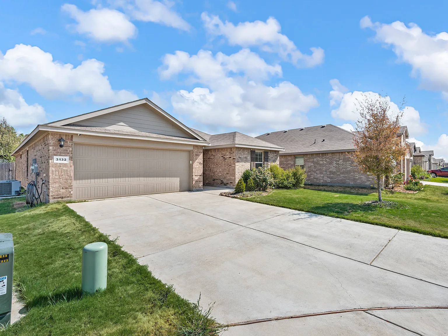 5 bed, 2012 sqft, $2,500 — Photo 3