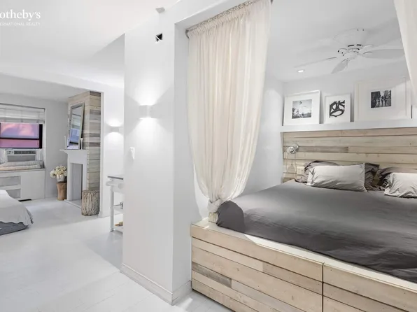 54 East 8th Street 2I image 2 of 4