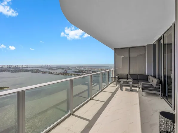 700 NE 24th St, Miami, FL