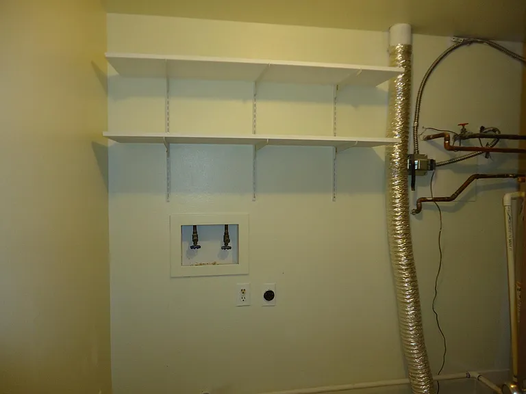 Utility Room Washer Dryer hook up