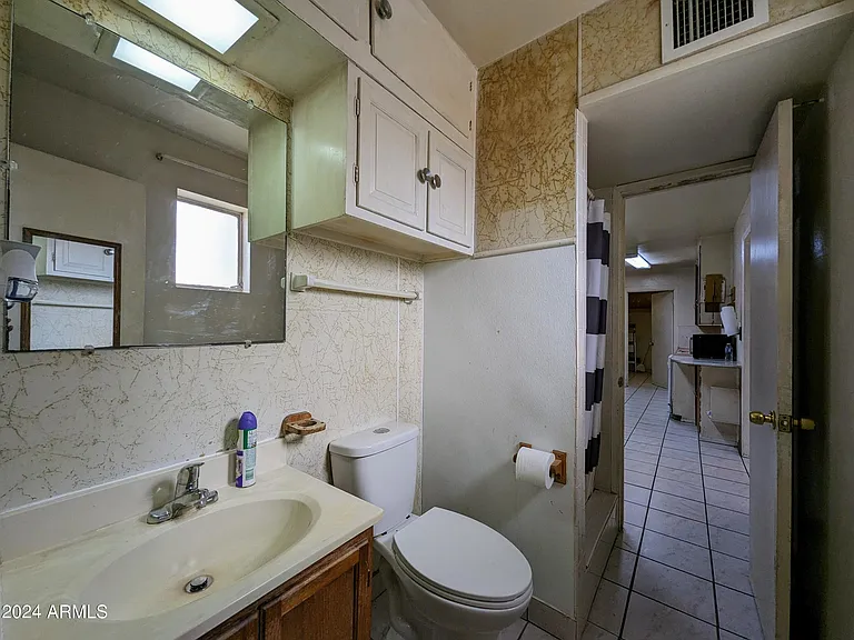 6036 N 31st Dr — Photo 40