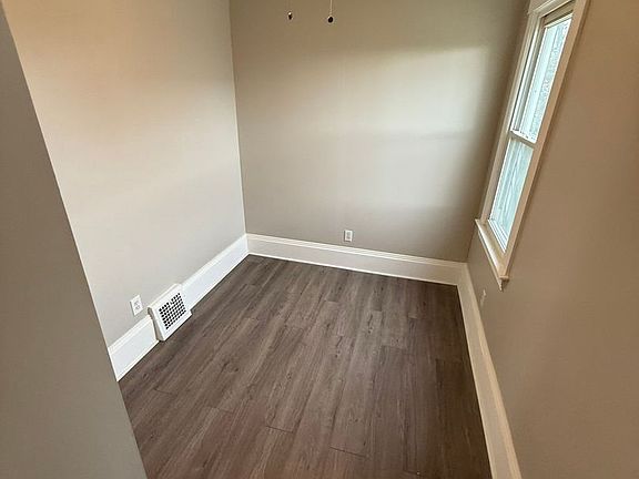 5th image of 3616 E 59th St #Up