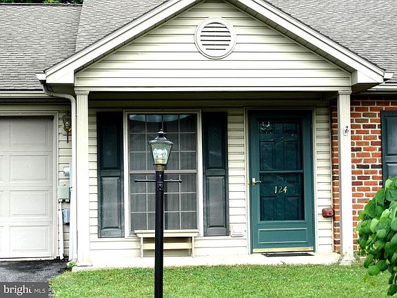 3rd image of 124 Sequoia Ct