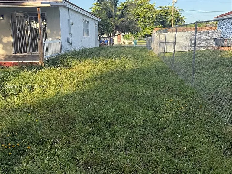 17740 SW 103rd Ave — Photo 16
