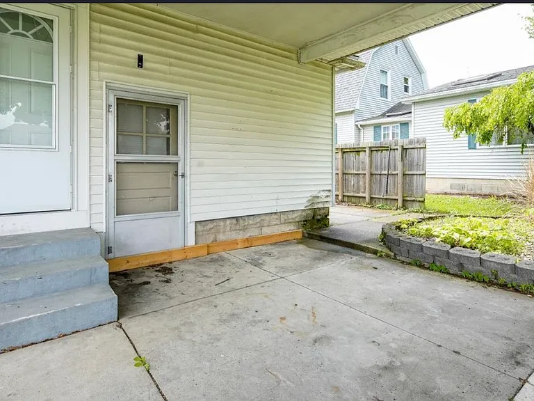202 Louise Ave — Photo 10