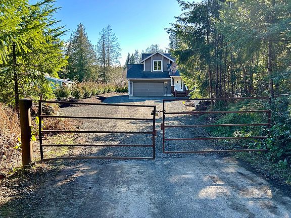 Tenant has option to lock the gate