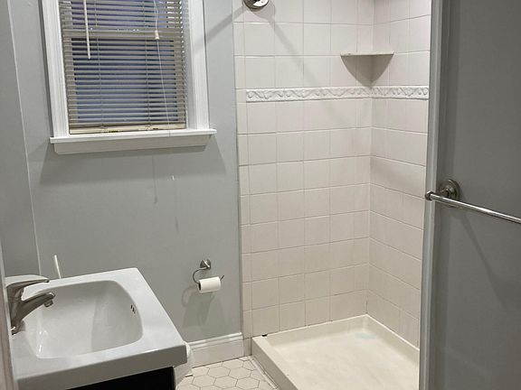 4th image of 3417 Dennison Ave #1
