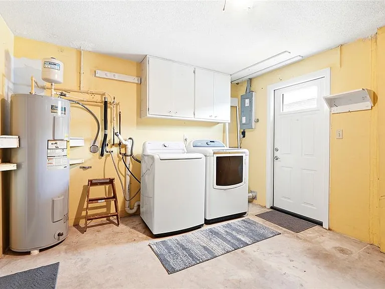 1008 Heron Ct — Photo 11