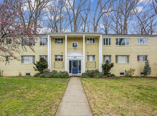 10504 Montrose Ave APT 204, Bethesda, MD 20814