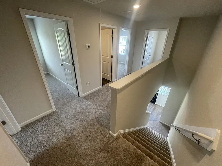 1100 Peony Ln — Photo 18