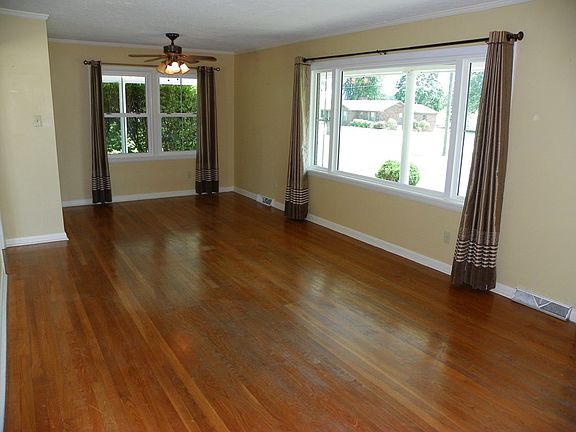 4th image of 202 Gillen Dr