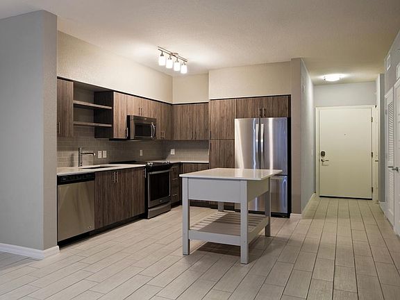 2nd image of 3301 Port Royale Dr S