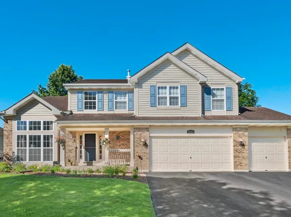 1325 Deerfield Ln, Bartlett, IL 60103