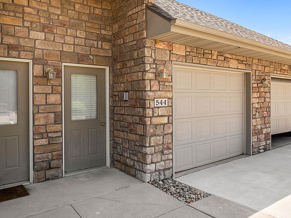5th image of 544 Carrie Ln