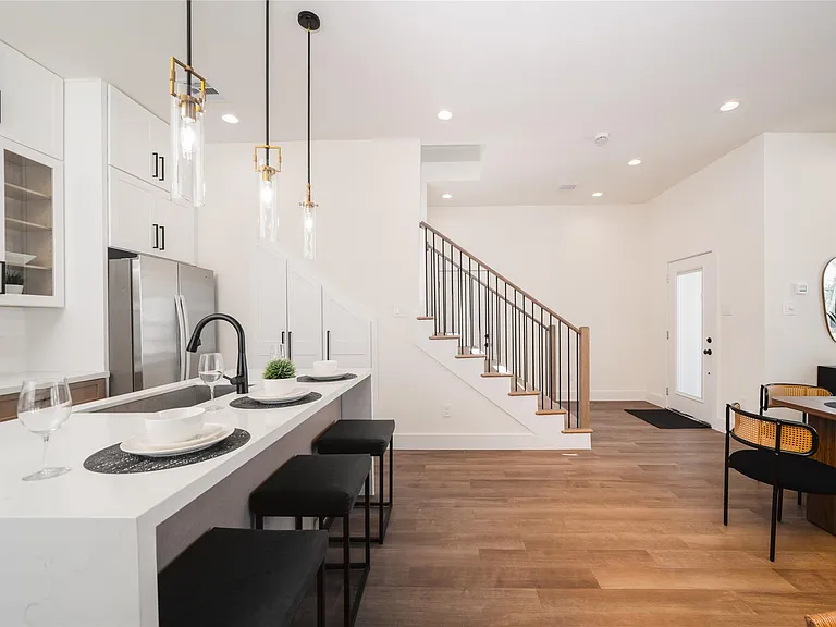 8907 Knoll Branch Dr — Photo 8