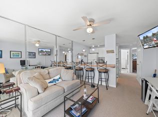 227 Dewey Ave APT 201, Fontana, WI 53125