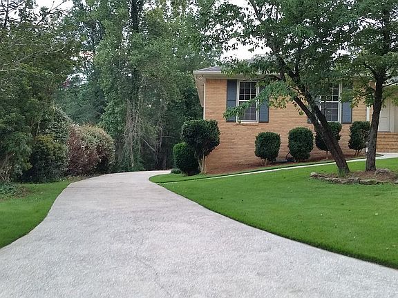 Long, level driveway