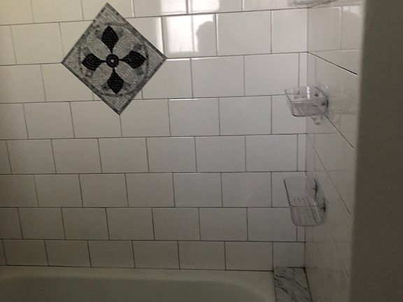 4th image of 1045 S Hayworth Ave