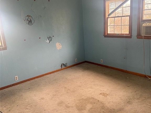 2nd image of 1501 Stewart St