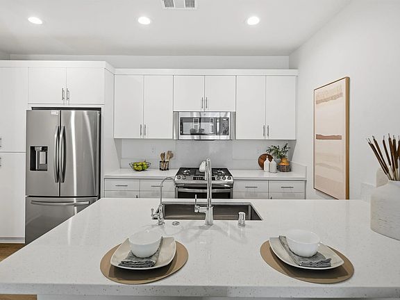 5th image of 3040 Marquee Way