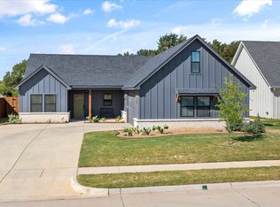 2040 Salina Cir, Granbury, TX 76048