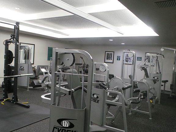 2nd image of 610 Clematis St APT 506