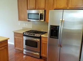 110 Devoe Dr, Oswego, IL 60543