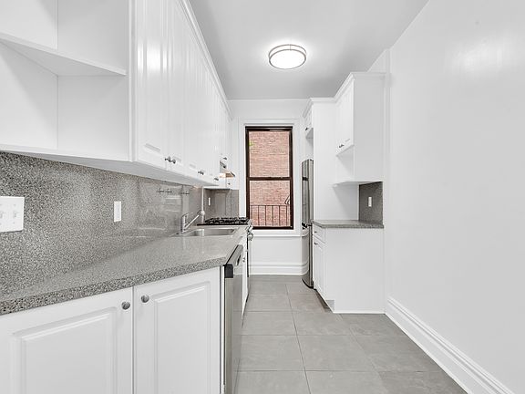 4th image of 15 Abingdon Sq APT 36