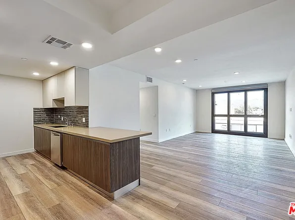 1070 S Bedford St #205, Los Angeles, CA 90035
