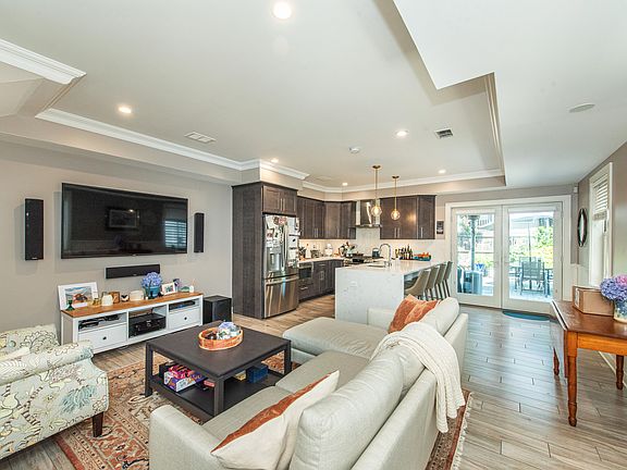 4th image of 22 Thorne St #1