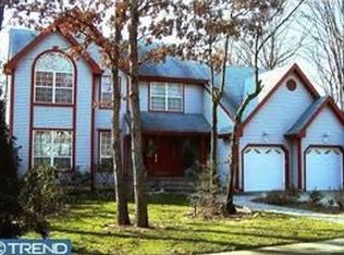 2 Edgemere Ct, Sicklerville, NJ 08081