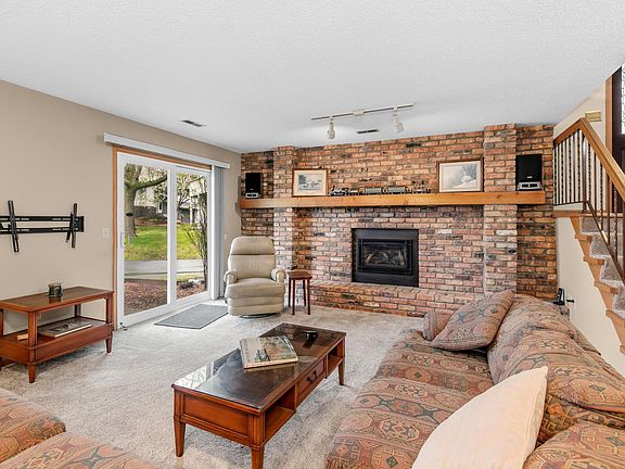 3rd image of 1005 Aston Cir