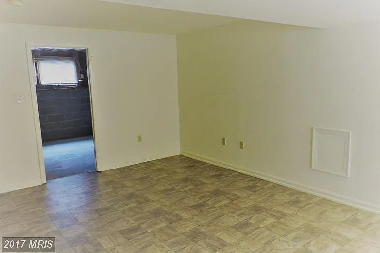 2434 Dunmore Ct — Photo 30