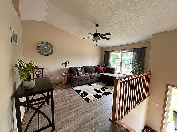 2nd image of 865 Brittany Dr