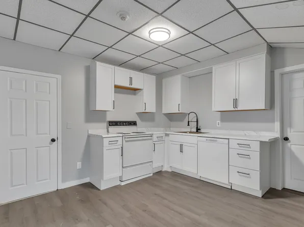 650 N Main St #3L, Woonsocket, RI 02895