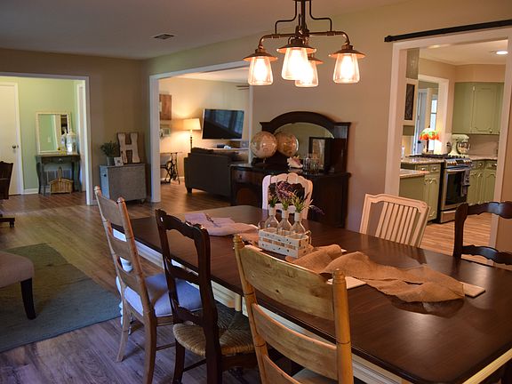 Formal Dining