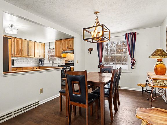 5th image of 12 Queensberry Ln