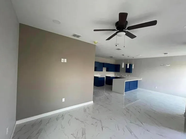 405 E 2nd St #405 — Photo 8