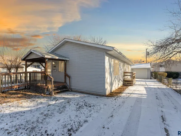 116 S Elmwood Ave, Sioux Falls, SD 57104