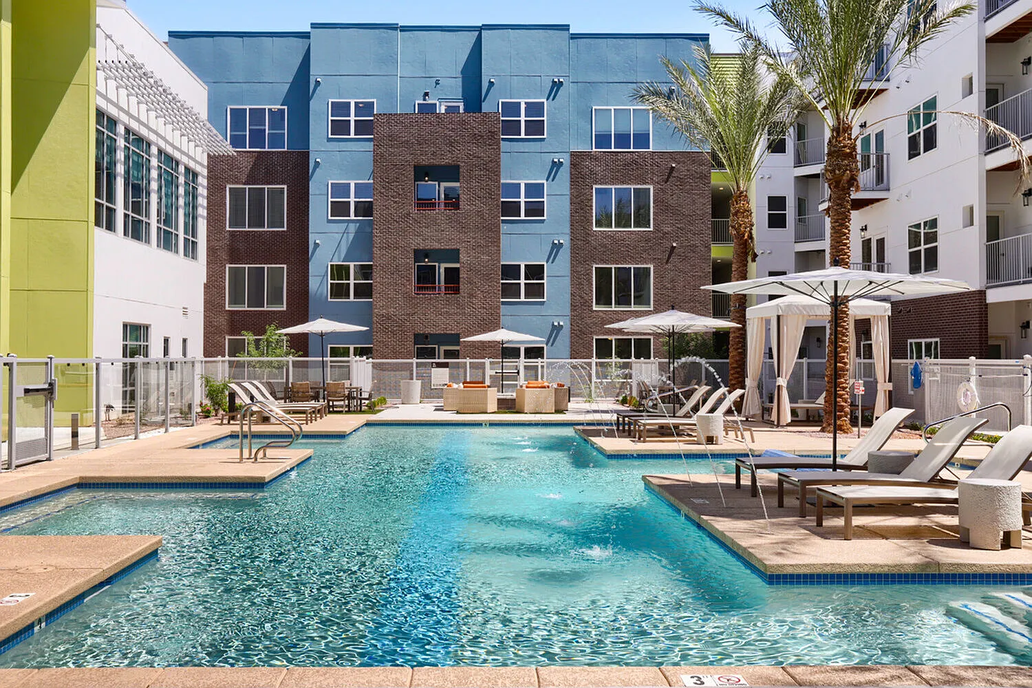 Garrett Uptown Apartments — Photo 2