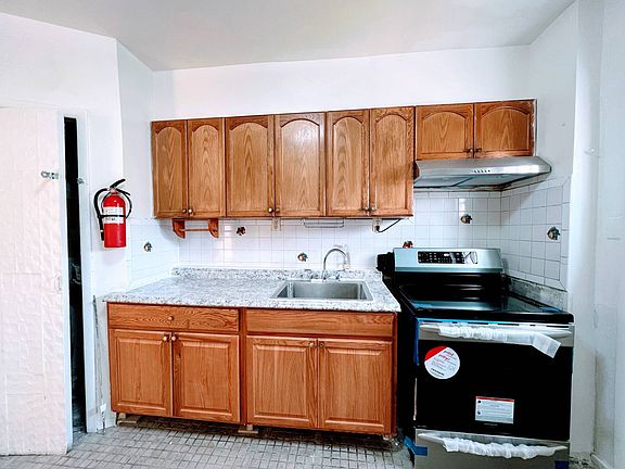 4th image of 1712 Adams St #2
