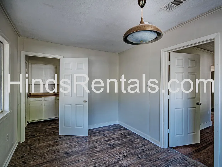 235 Dunbar St — Photo 8