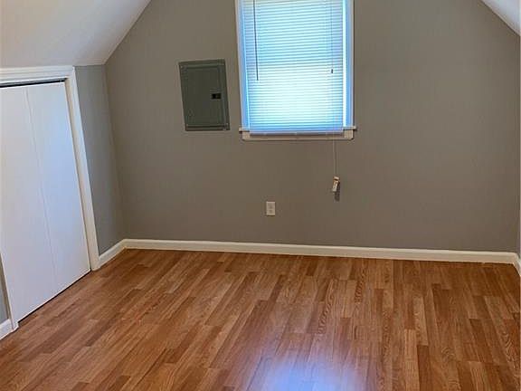 5th image of 133 Franklin Ave